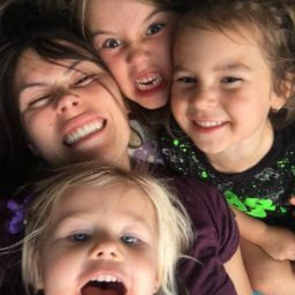 Meet your Posher, Kaleena - Picture 1 of 1